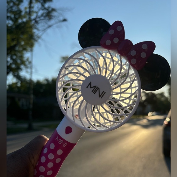 Minnie Hand Held Mini Fan Lights Up Fans 3 Speeds USB Rechargeable With Charger - Picture 8 of 13